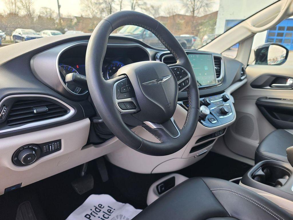 used 2024 Chrysler Pacifica car, priced at $26,995