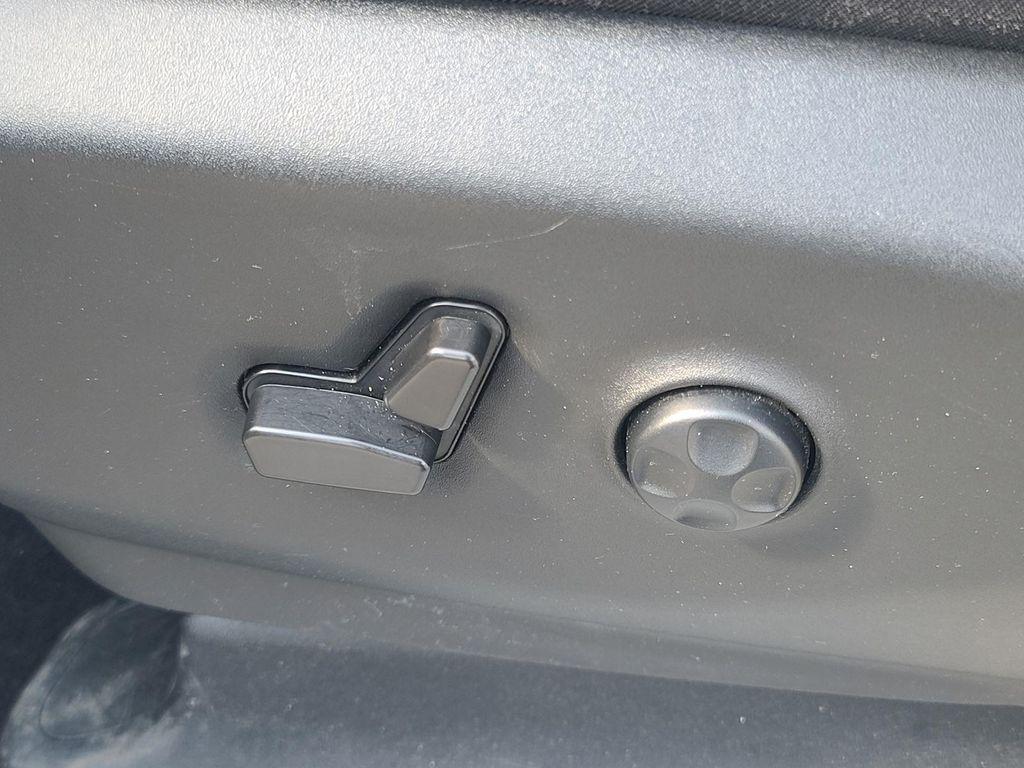 used 2024 Chrysler Pacifica car, priced at $26,995