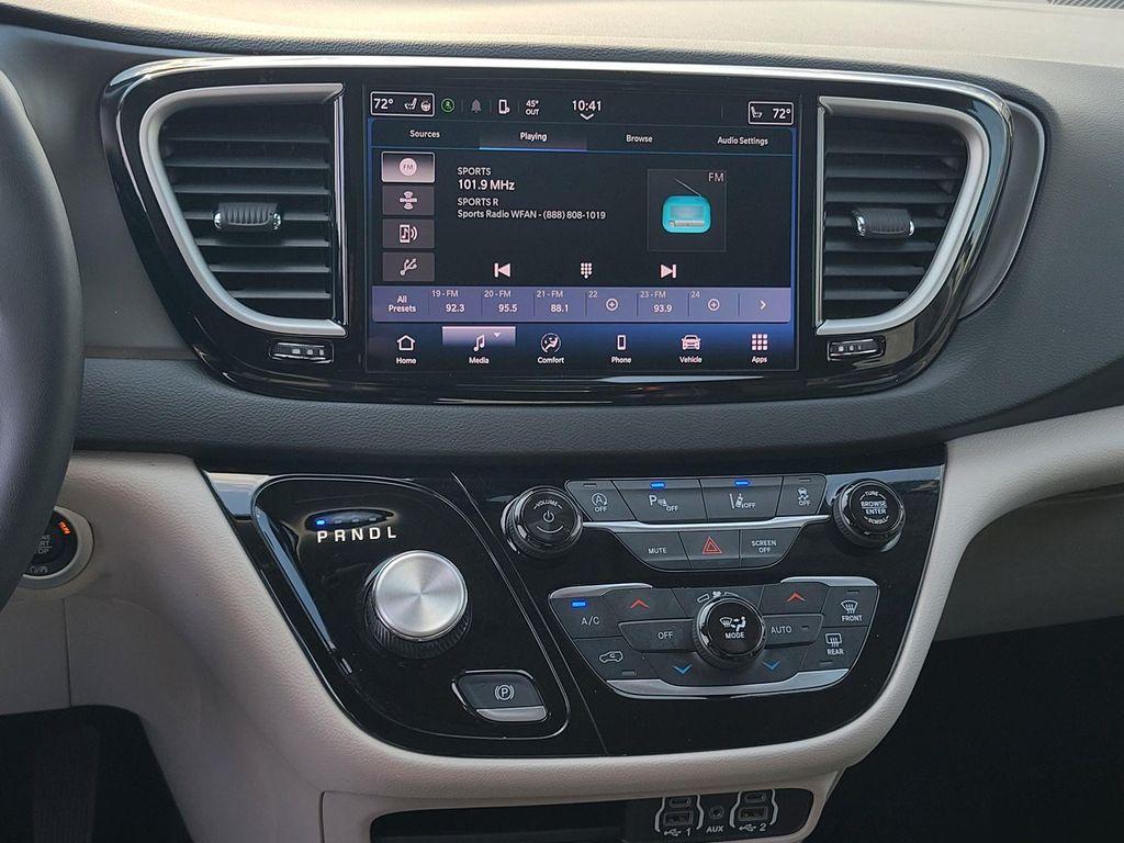 used 2024 Chrysler Pacifica car, priced at $26,995