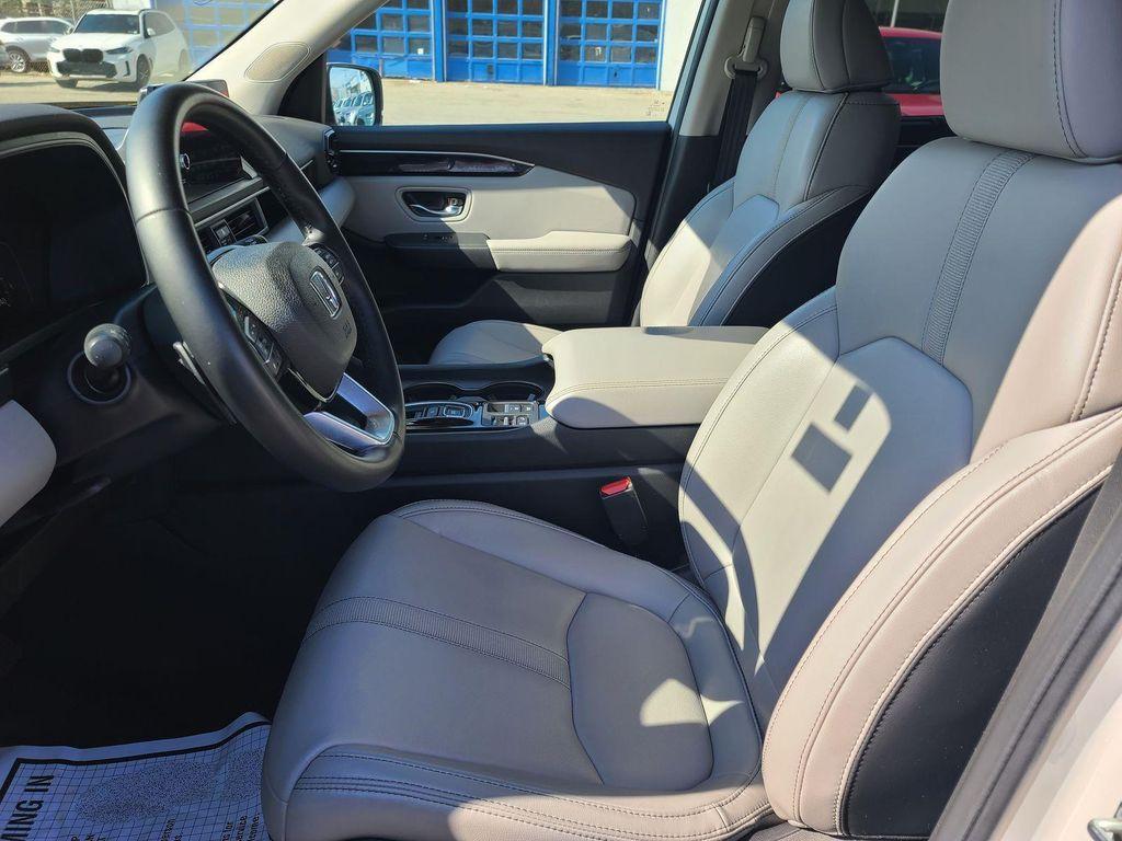 used 2023 Honda Pilot car, priced at $35,495