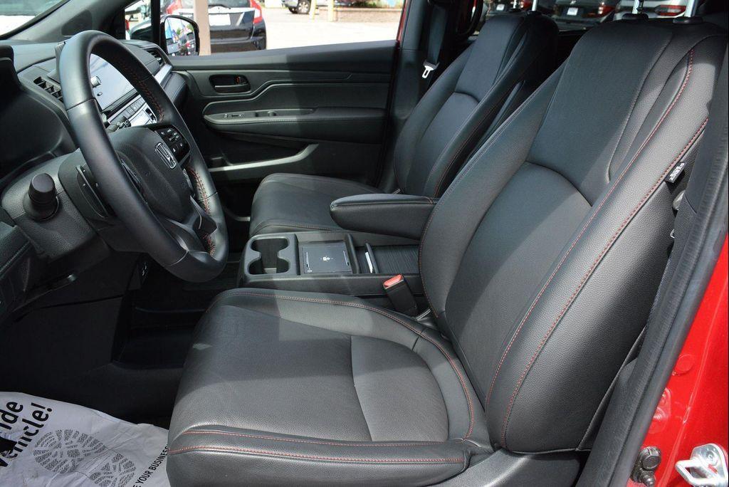 used 2025 Honda Odyssey car, priced at $40,000