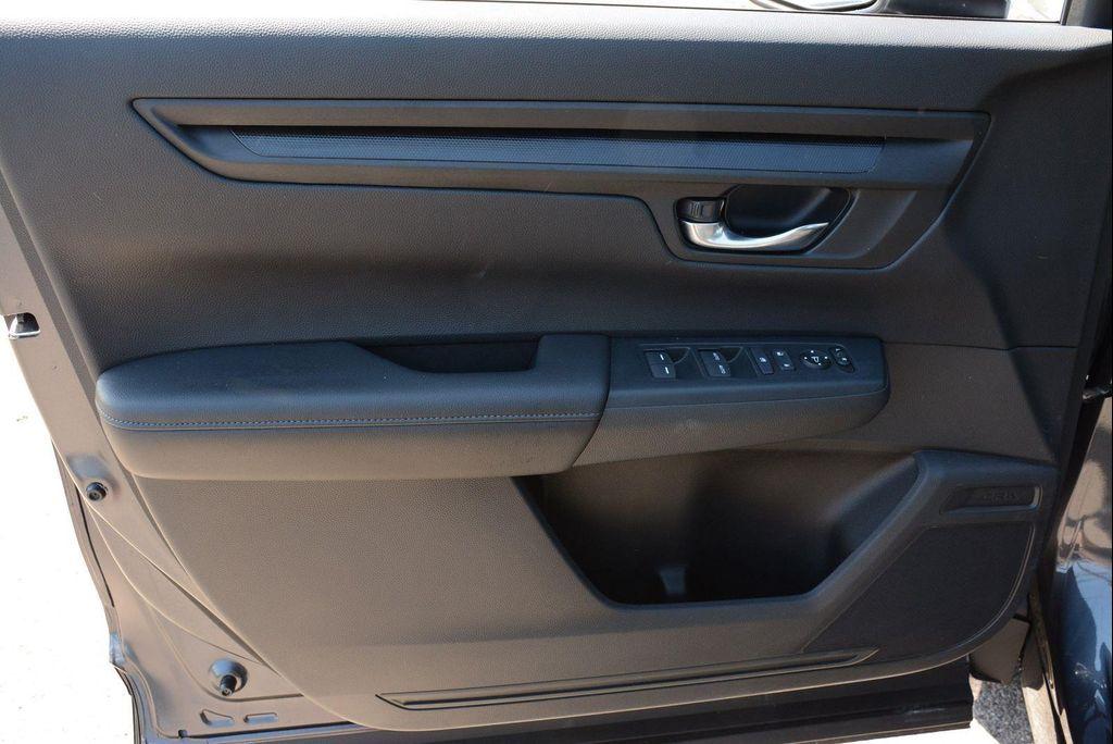 used 2025 Honda CR-V car, priced at $32,670