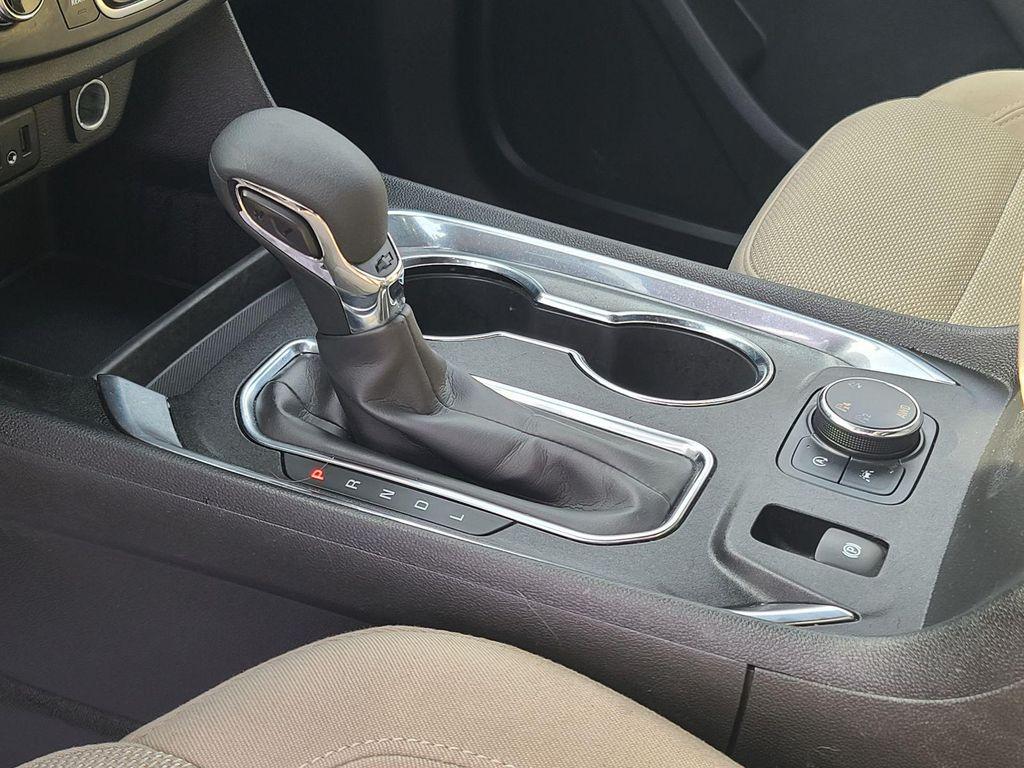 used 2023 Chevrolet Traverse car, priced at $23,500