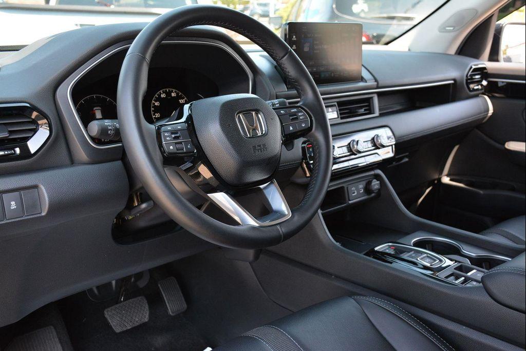 used 2025 Honda Pilot car, priced at $45,000