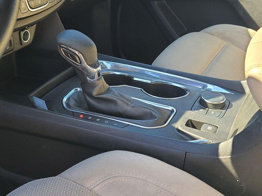 used 2023 Chevrolet Traverse car, priced at $23,174
