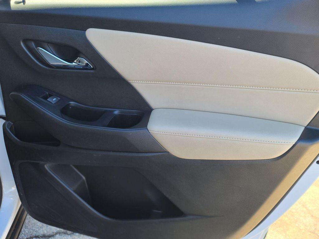 used 2023 Chevrolet Traverse car, priced at $21,995