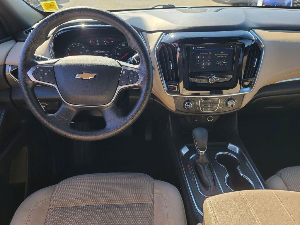 used 2023 Chevrolet Traverse car, priced at $23,174
