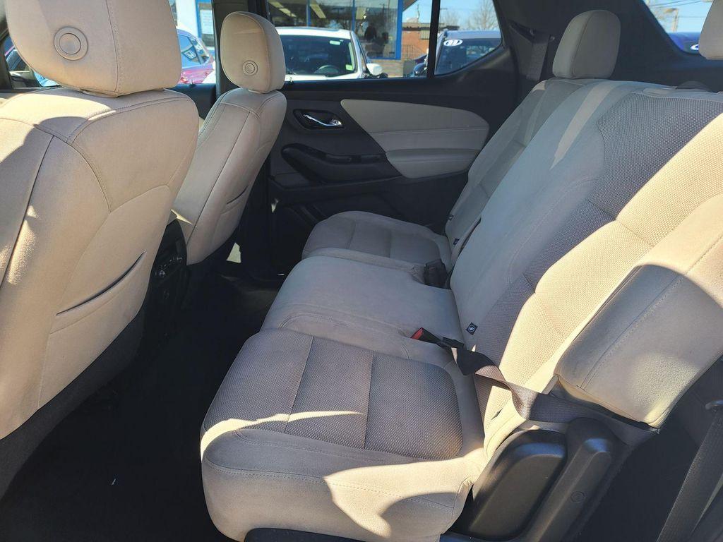 used 2023 Chevrolet Traverse car, priced at $21,995