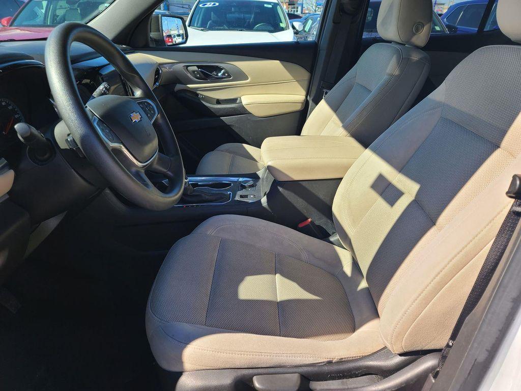 used 2023 Chevrolet Traverse car, priced at $23,174