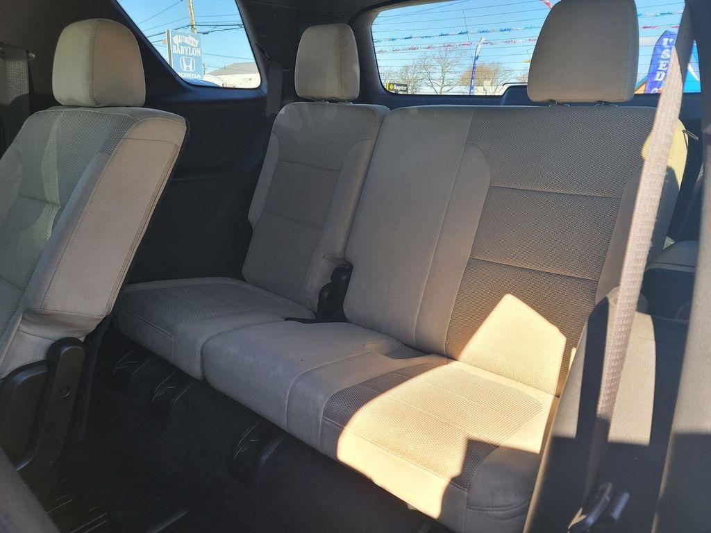 used 2023 Chevrolet Traverse car, priced at $23,174