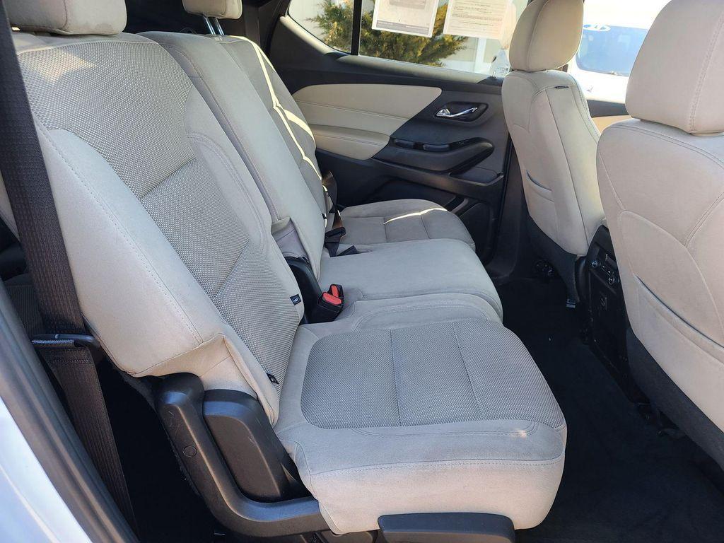 used 2023 Chevrolet Traverse car, priced at $21,995