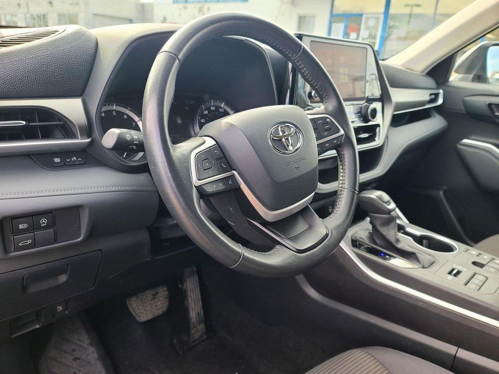 used 2024 Toyota Highlander car, priced at $38,175