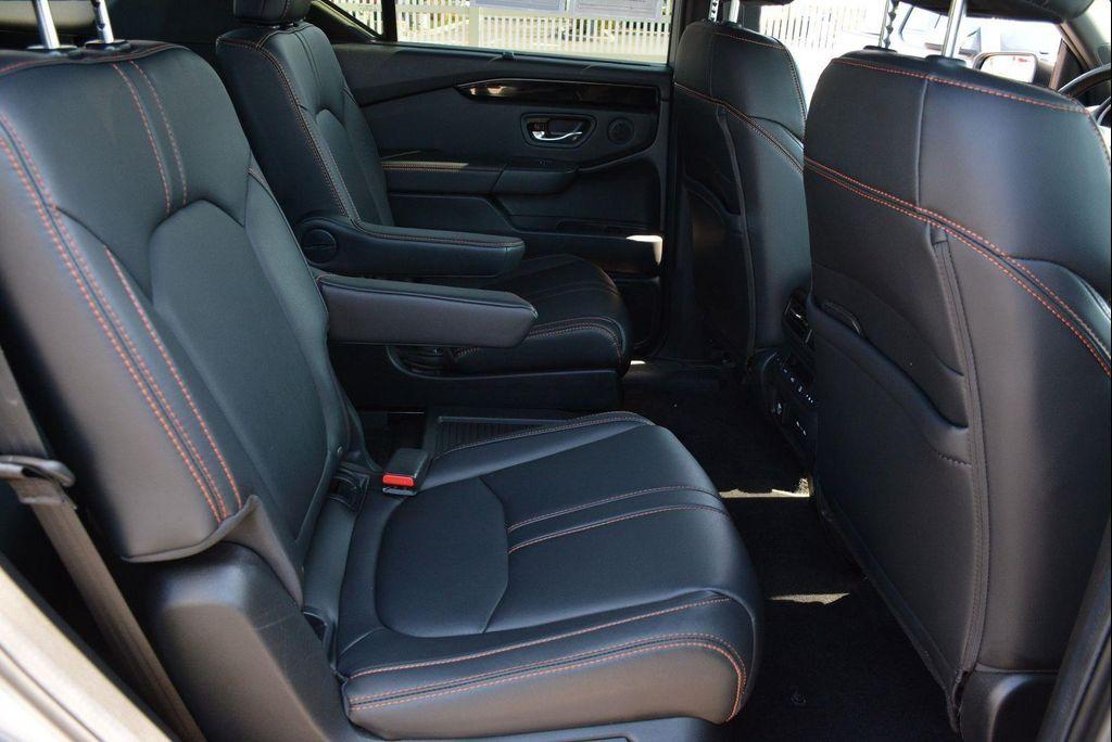 used 2025 Honda Pilot car, priced at $41,500