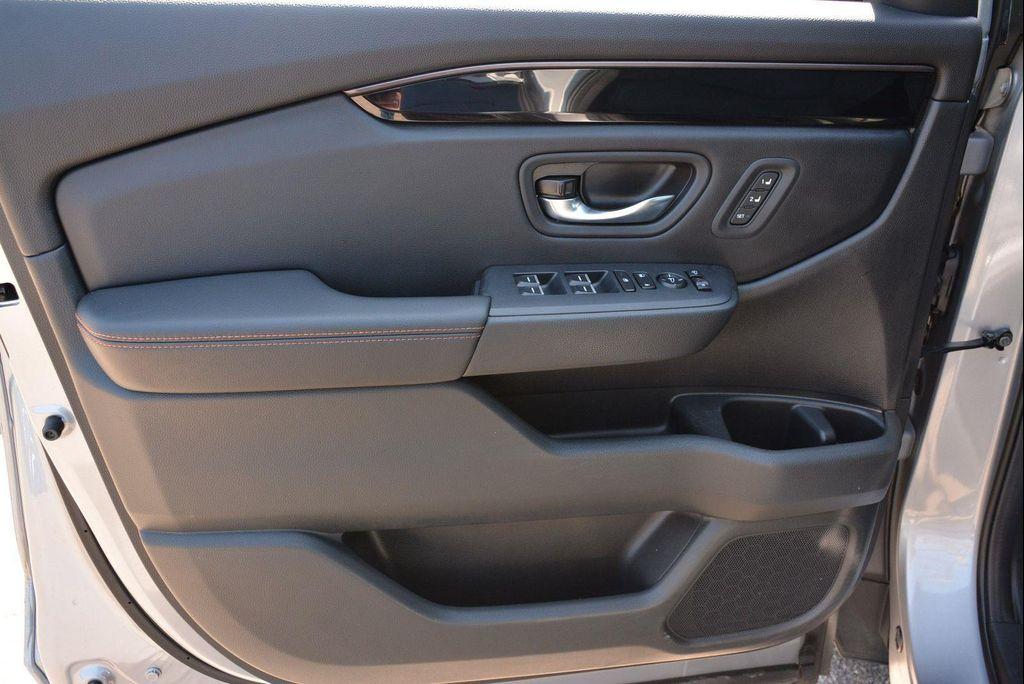 used 2025 Honda Pilot car, priced at $41,500