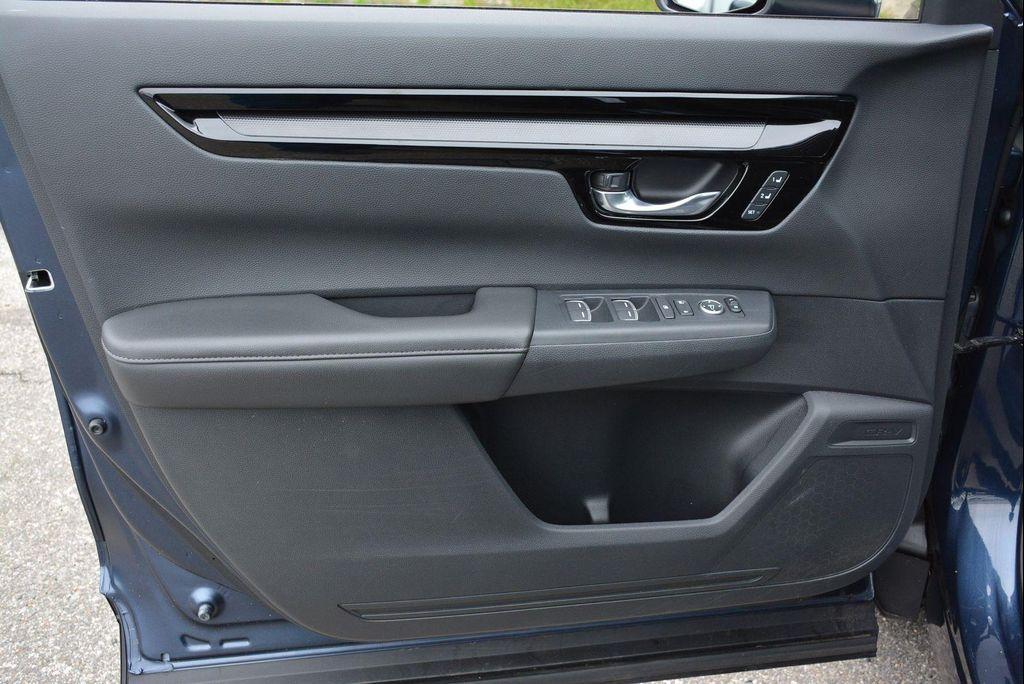 used 2025 Honda CR-V car, priced at $34,670