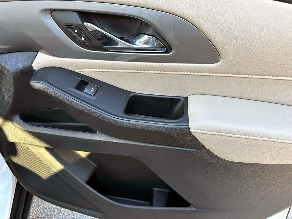 used 2023 Chevrolet Traverse car, priced at $27,980