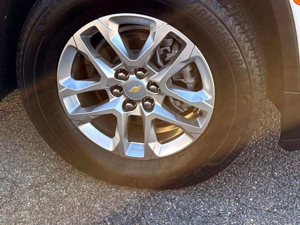 used 2023 Chevrolet Traverse car, priced at $27,980