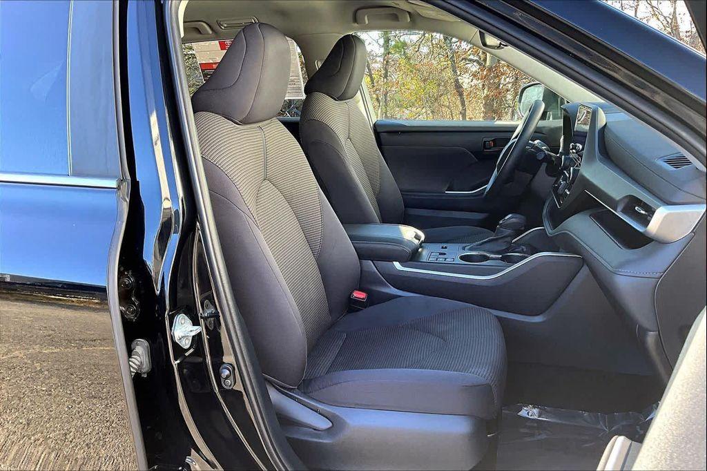 used 2023 Toyota Highlander car, priced at $28,900