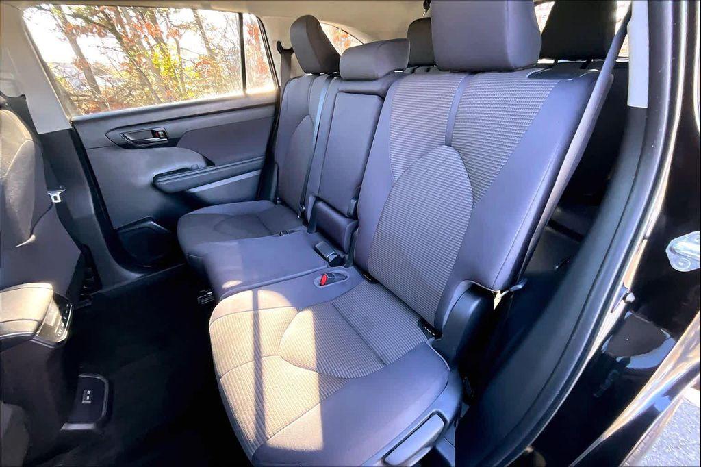 used 2023 Toyota Highlander car, priced at $28,900