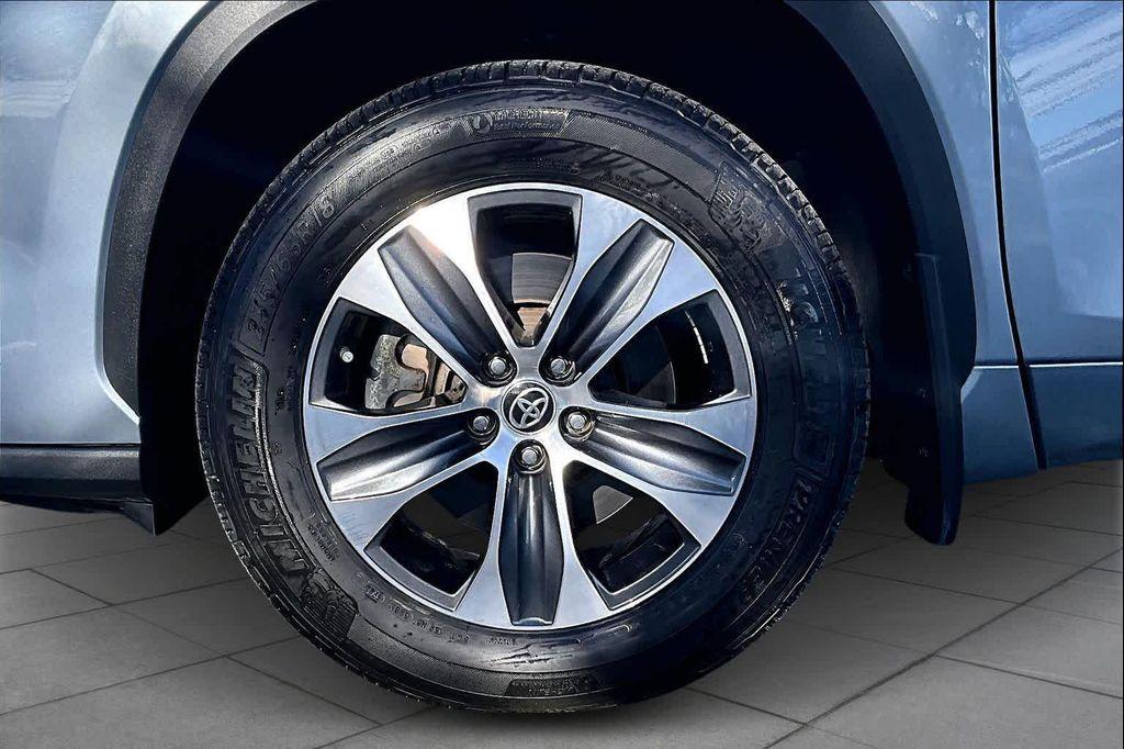 used 2023 Toyota Highlander car, priced at $38,000