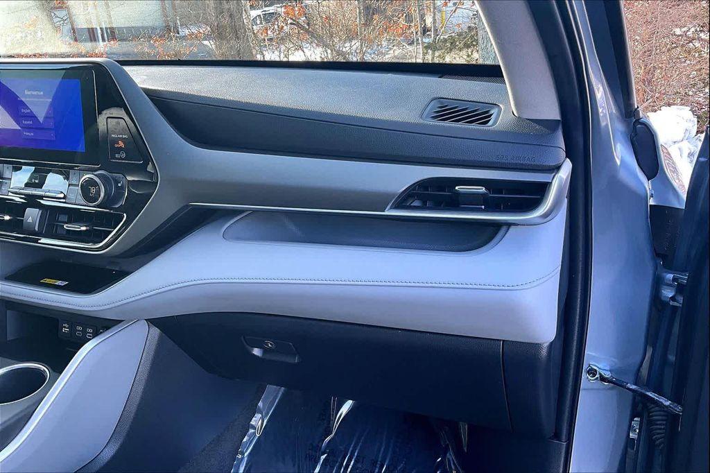 used 2023 Toyota Highlander car, priced at $38,000