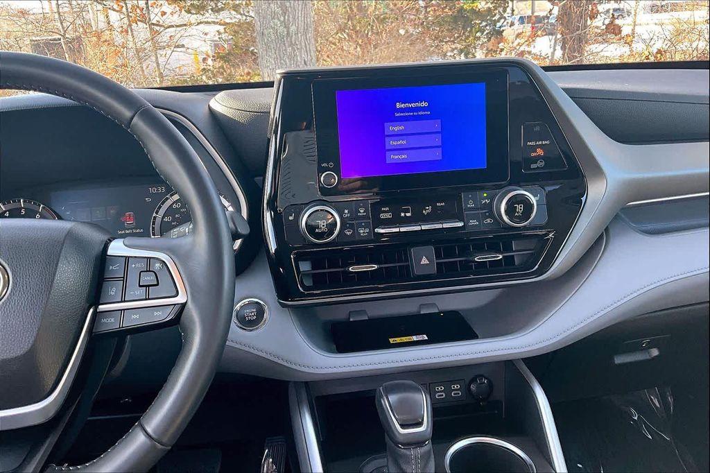 used 2023 Toyota Highlander car, priced at $38,000