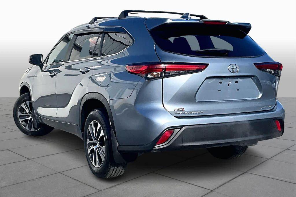 used 2023 Toyota Highlander car, priced at $38,000