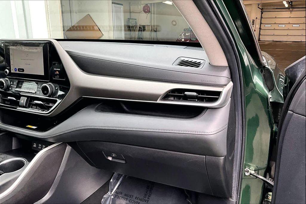 used 2023 Toyota Highlander car, priced at $31,586