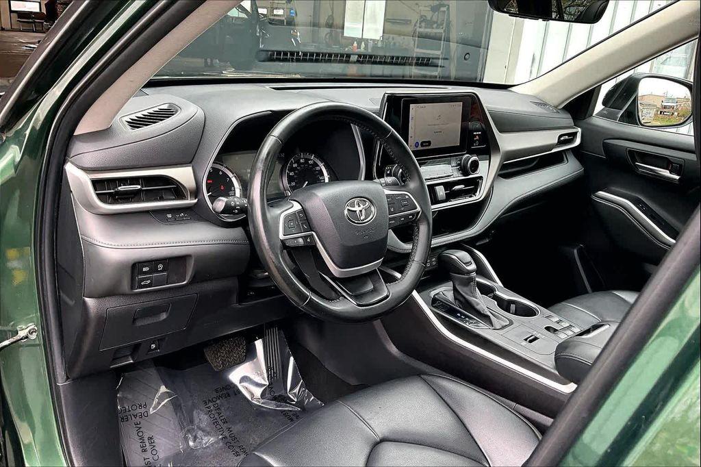 used 2023 Toyota Highlander car, priced at $31,586