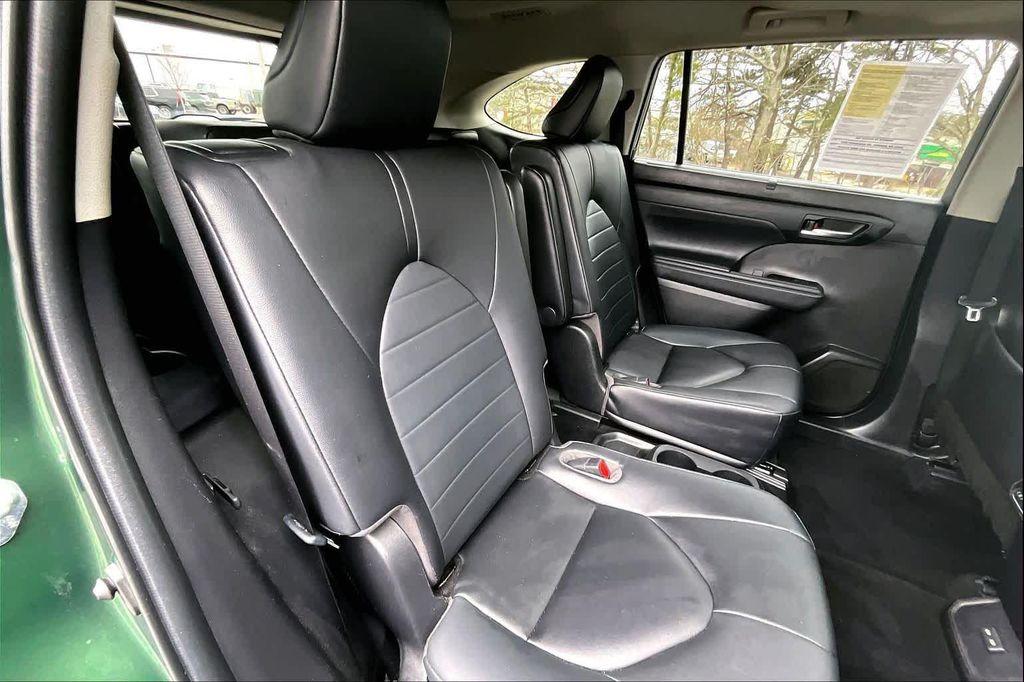 used 2023 Toyota Highlander car, priced at $31,586