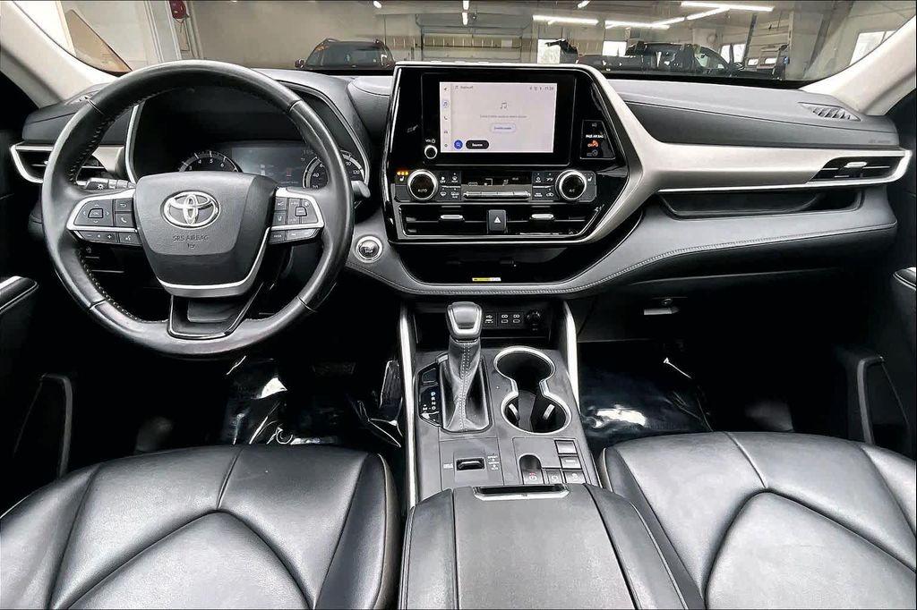 used 2023 Toyota Highlander car, priced at $31,586