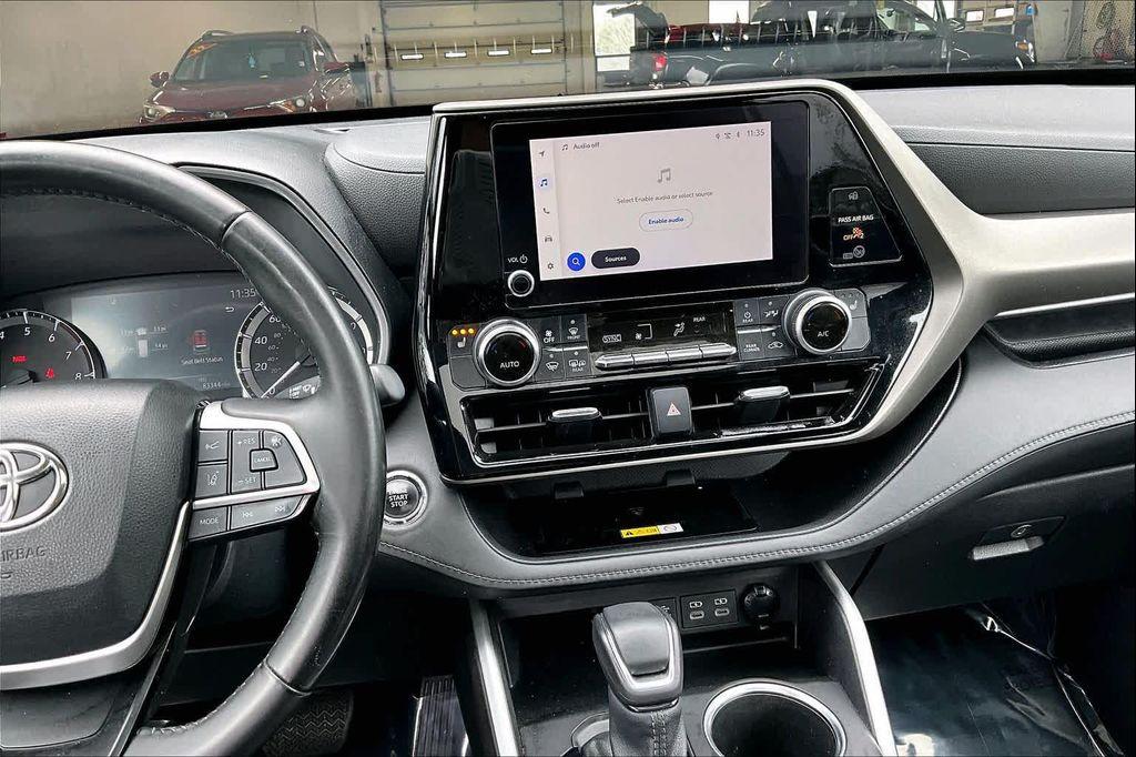 used 2023 Toyota Highlander car, priced at $31,586