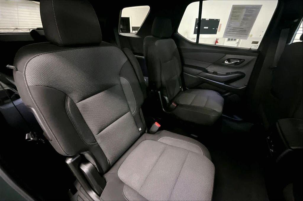 used 2022 Chevrolet Traverse car, priced at $22,818