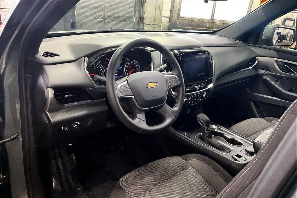 used 2022 Chevrolet Traverse car, priced at $22,818