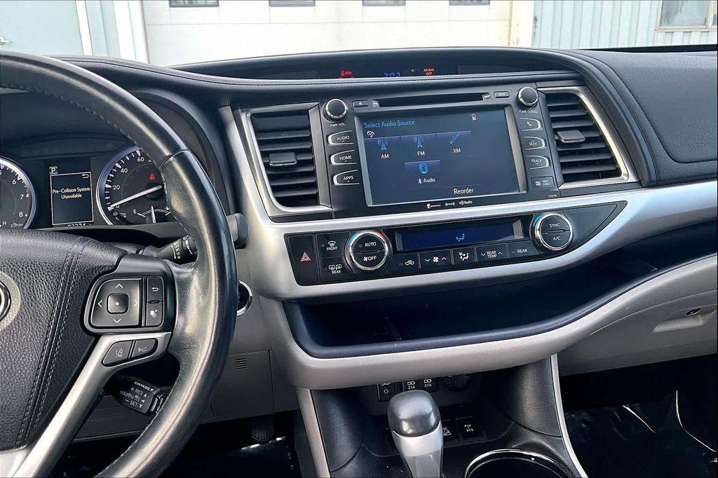 used 2018 Toyota Highlander car, priced at $23,700
