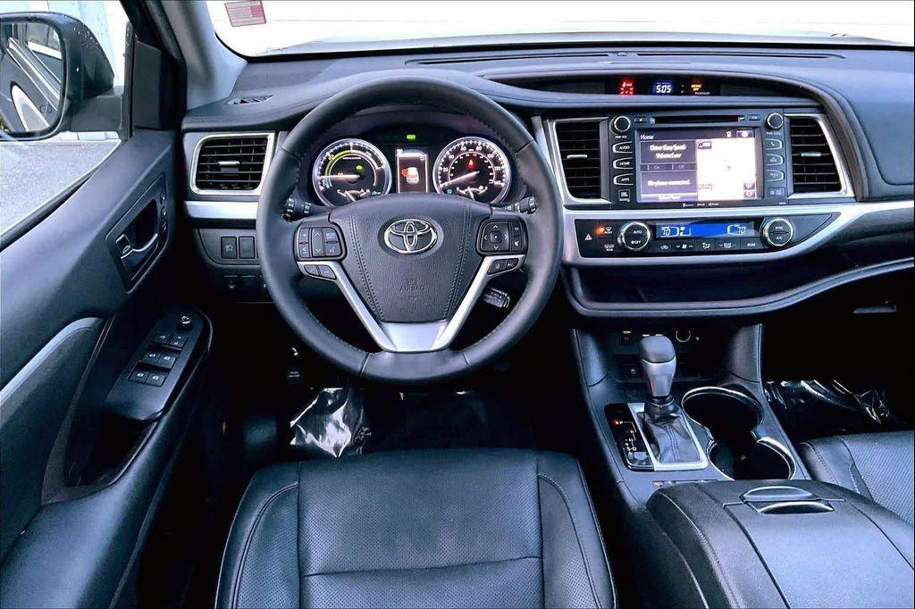 used 2019 Toyota Highlander Hybrid car, priced at $29,825