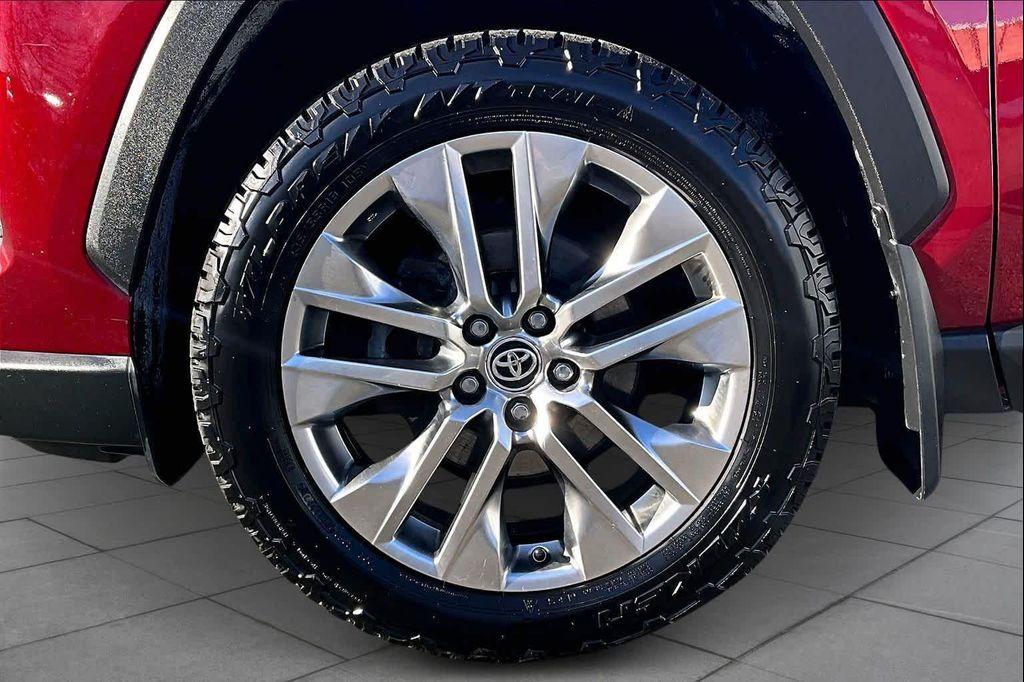 used 2020 Toyota RAV4 car, priced at $24,600