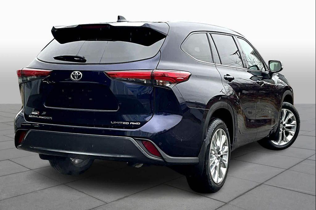 used 2023 Toyota Highlander car, priced at $39,500