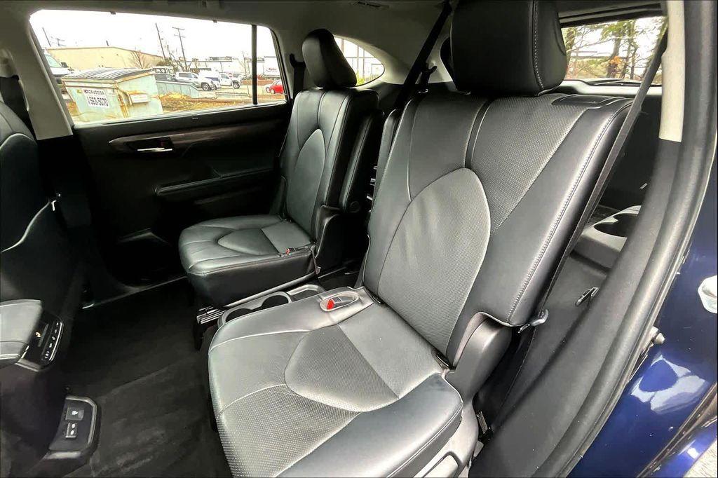 used 2023 Toyota Highlander car, priced at $39,500