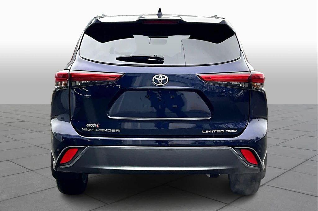 used 2023 Toyota Highlander car, priced at $39,500
