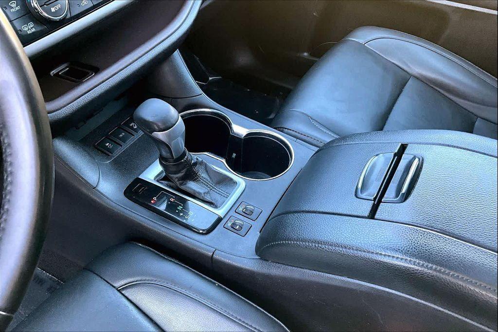 used 2019 Toyota Highlander car, priced at $26,130