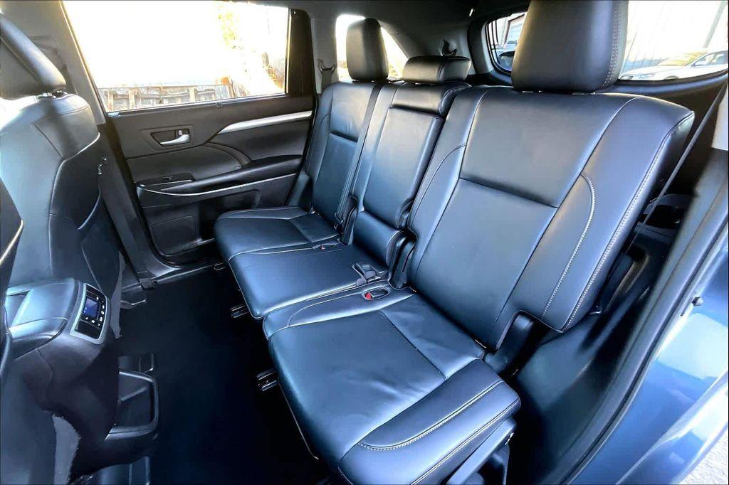 used 2019 Toyota Highlander car, priced at $26,130