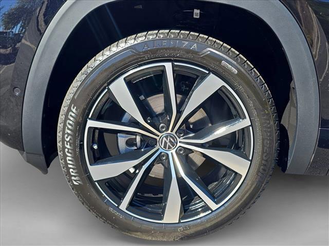 new 2026 Volkswagen Atlas Cross Sport car, priced at $51,824