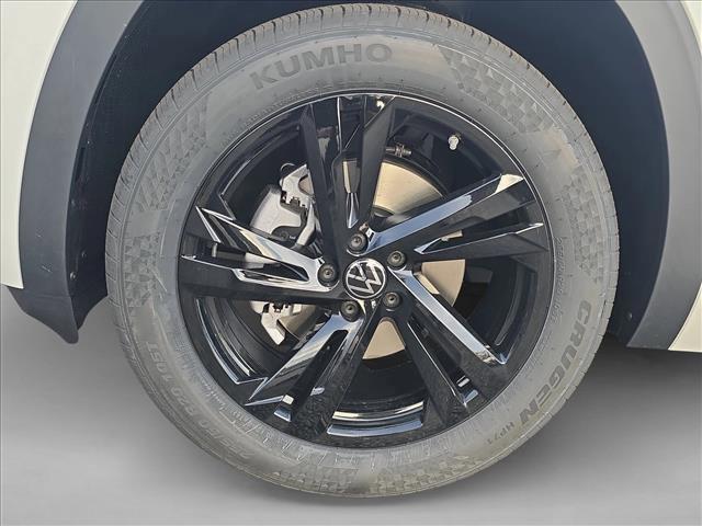 new 2026 Volkswagen Atlas Cross Sport car, priced at $49,301