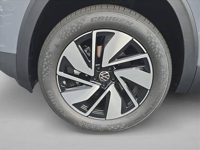 new 2026 Volkswagen Atlas car, priced at $43,754