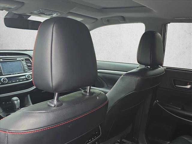 used 2019 Toyota Highlander car, priced at $28,022