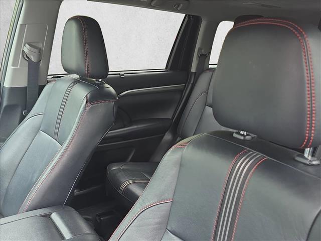 used 2019 Toyota Highlander car, priced at $28,022
