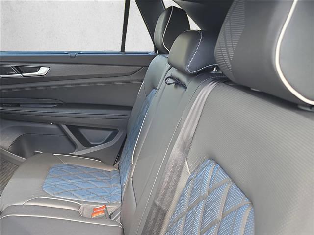 new 2026 Volkswagen Atlas Cross Sport car, priced at $52,261