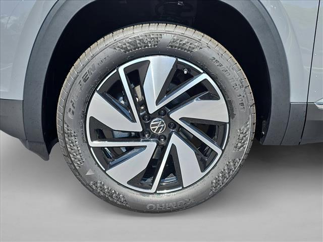 new 2026 Volkswagen Atlas car, priced at $49,015
