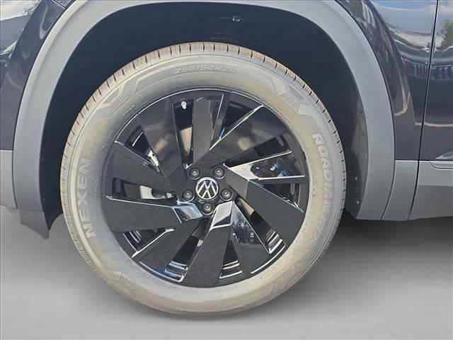 used 2026 Volkswagen Atlas car, priced at $42,598